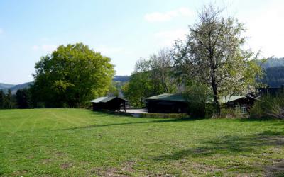 Festhalle mit Grillplatz