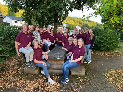 Frauenchor Herzhausen mit Chorleiterin Christine Uhl