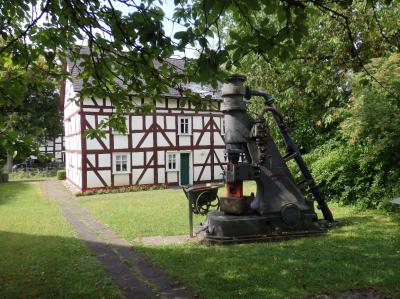 Rückseite Heimathaus Heinbach Foto von 2022, Rüdiger Fries